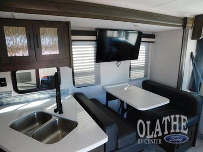 2024 Coachmen RV Pursuit — photo 9 view