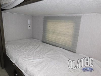 2024 Coachmen RV Pursuit — photo 22 view