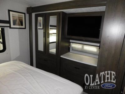 2024 Coachmen RV Pursuit — photo 19 view