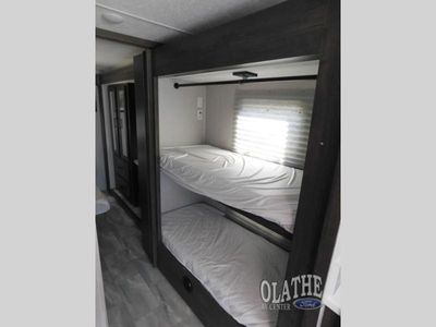 2024 Coachmen RV Pursuit — photo 20 view