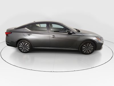 2025 Nissan Altima — photo 8 view