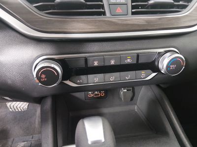 2025 Nissan Altima — photo 17 view