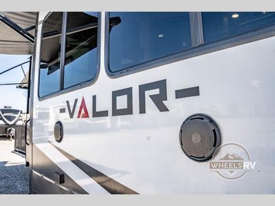 2021 Alliance RV Valor - Photo 14