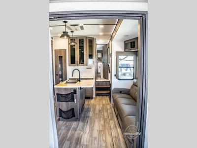 2021 Alliance RV Valor - Photo 24