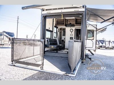 2021 Alliance RV Valor - Photo 11