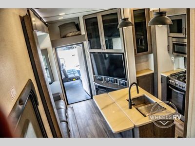 2021 Alliance RV Valor - Photo 39