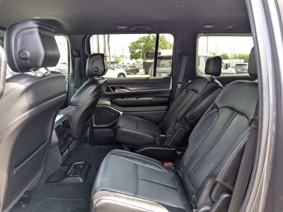 2024 Jeep Wagoneer — photo 14 view
