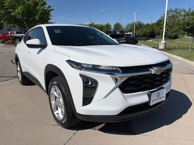 2024 Chevrolet Trax - Photo 2