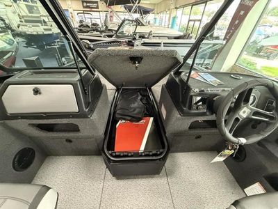 2026 Lund 1875 Impact XS SS — photo 7 view