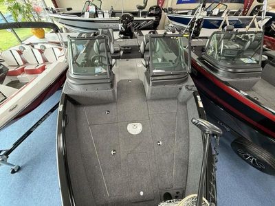 2026 Lund 1875 Impact XS SS — photo 9 view