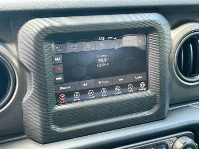 2022 Jeep Wrangler — photo 12 view