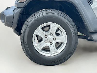 2022 Jeep Wrangler — photo 28 view