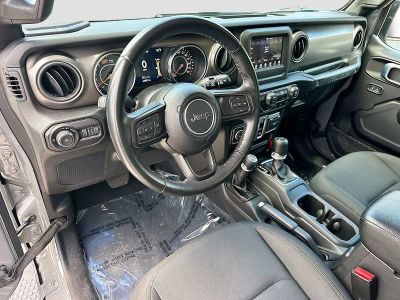 2022 Jeep Wrangler — photo 9 view