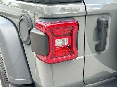 2022 Jeep Wrangler — photo 22 view