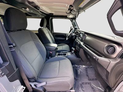 2022 Jeep Wrangler — photo 24 view