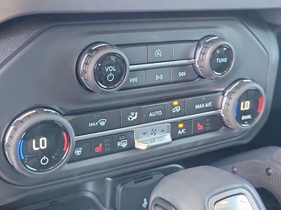 2025 Ford Bronco - Photo 25