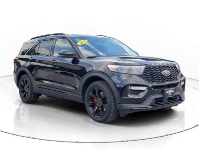 2023 Ford Explorer — rear three-quarter view