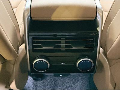 2026 Land Rover Range Rover — photo 18 view
