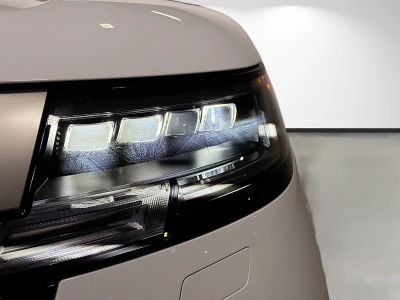 2026 Land Rover Range Rover — photo 9 view