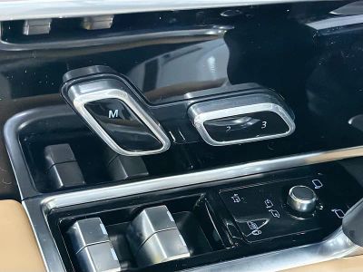 2026 Land Rover Range Rover — photo 23 view