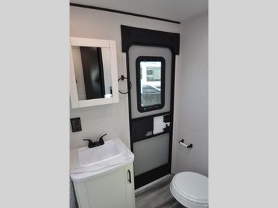 2022 Winnebago Industries Towables Minnie - Photo 11