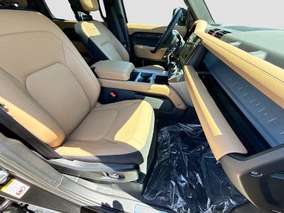 2026 Land Rover Defender 130 — photo 14 view