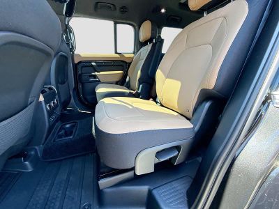 2026 Land Rover Defender 130 — photo 20 view
