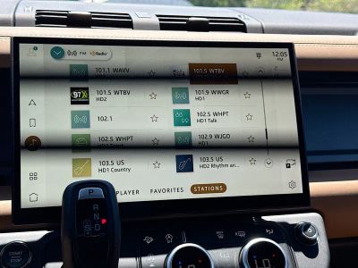 2026 Land Rover Defender 130 — photo 31 view