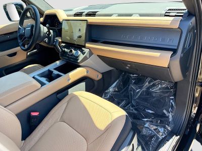 2026 Land Rover Defender 130 — photo 13 view