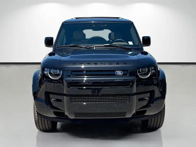 2026 Land Rover Defender 130 — photo 8 view