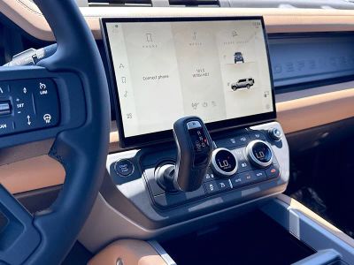 2026 Land Rover Defender 130 — photo 27 view