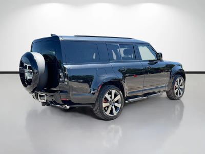 2026 Land Rover Defender 130 — detail view