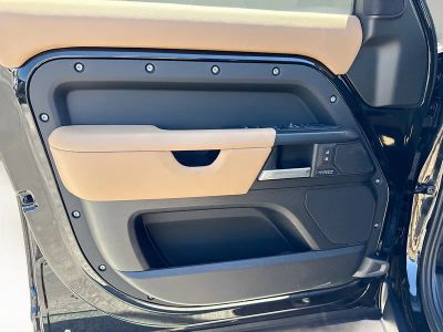 2026 Land Rover Defender 130 — photo 21 view