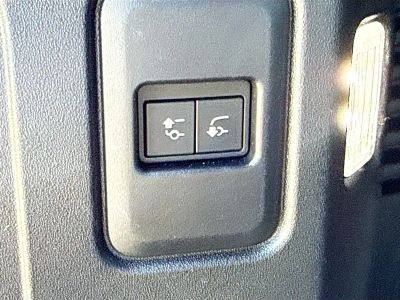 2026 Land Rover Defender 130 — photo 12 view
