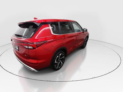 2024 Mitsubishi Outlander — photo 7 view