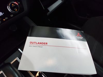 2024 Mitsubishi Outlander — photo 19 view