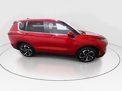 2024 Mitsubishi Outlander — photo 8 view