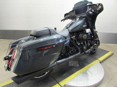 2025 Harley-Davidson FLHX - Street Glide — interior view
