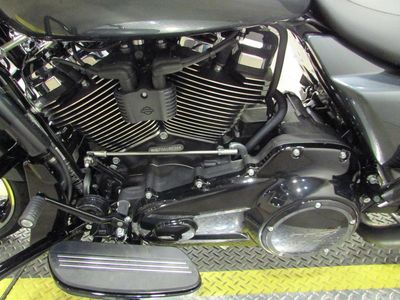 2025 Harley-Davidson FLHX - Street Glide — photo 14 view