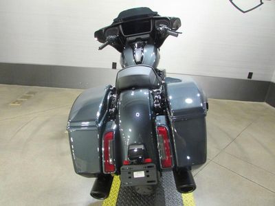 2025 Harley-Davidson FLHX - Street Glide — engine compartment view