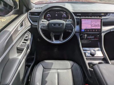 2025 Jeep Grand Cherokee — photo 17 view
