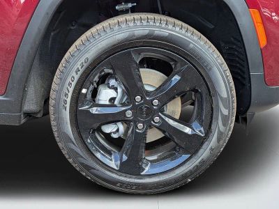 2025 Jeep Grand Cherokee — photo 10 view