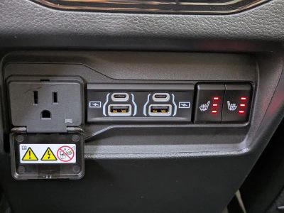 2025 Jeep Grand Cherokee — photo 15 view