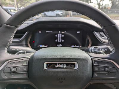 2025 Jeep Grand Cherokee — photo 31 view