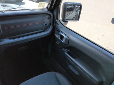 2024 Jeep Wrangler - Photo 17