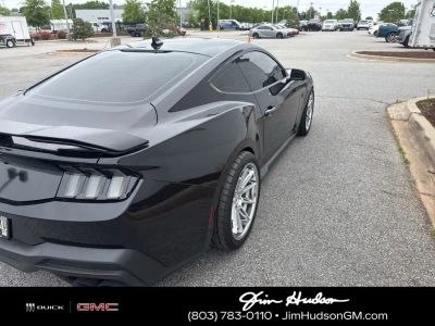 2025 Ford Mustang - Photo 4