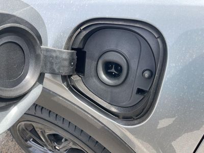 2027 Chevrolet Bolt - Photo 10