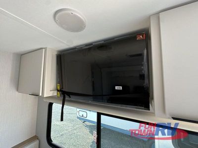 2026 Winnebago Thrive - Photo 32