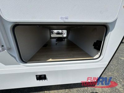 2026 Winnebago Thrive - Photo 12