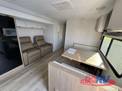 2026 Winnebago Thrive - Photo 17